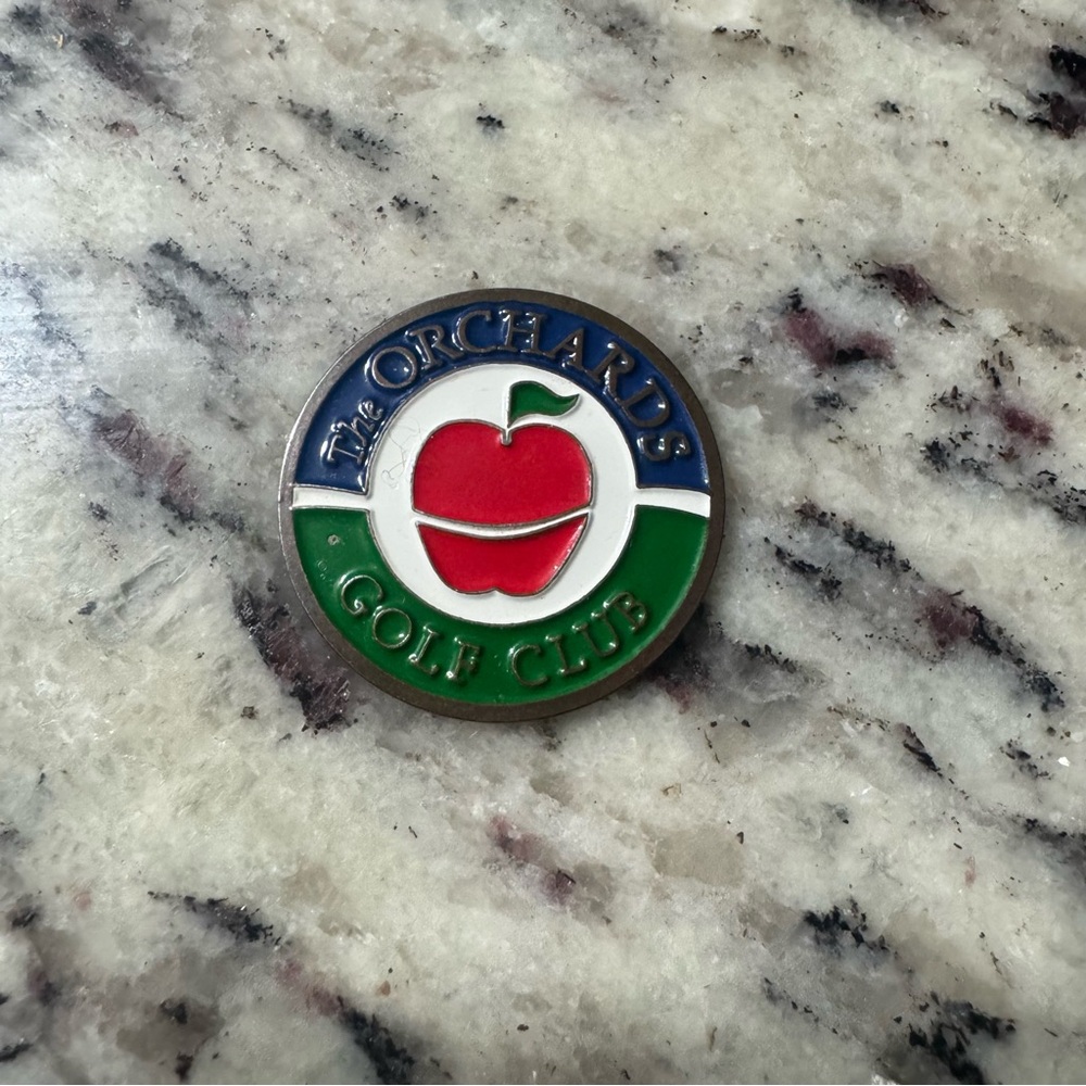 The Orchards Golf Club Apple Logo Magnum‎ Magnet Ball Marker